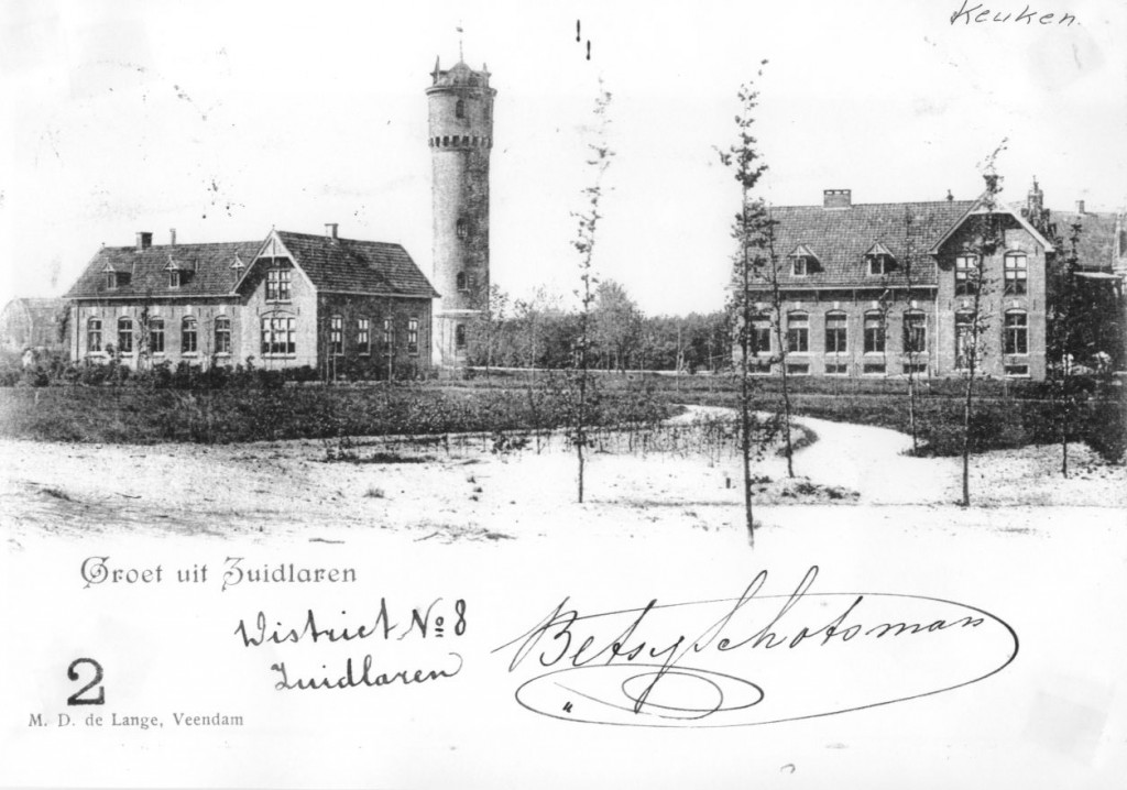 1898.00 - Keukengebouw, van links naar rechts: linnenkamer, watertoren en keukengebouw.
